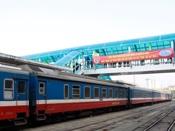 Ga Hà Nội đưa 2 cầu vượt bộ hành vào sử dụng